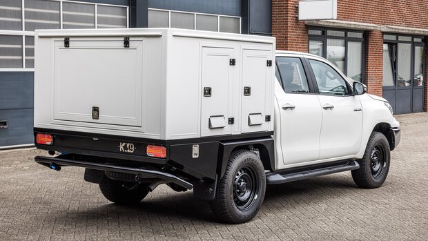 Toyota Hilux Double Cab K9 transport