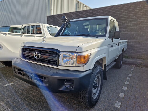 Toyota Landcruiser HZJ79 4x4 SC Pick-up available
