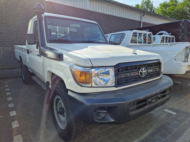 Toyota Landcruiser HZJ79 4x4 SC Pick-up available