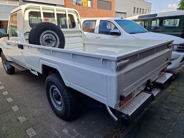 Toyota Landcruiser HZJ79 4x4 SC Pick-up available