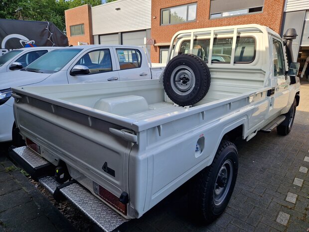 Toyota Landcruiser HZJ79 4x4 SC Pick-up available