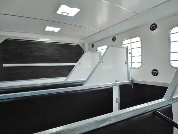 Exclusive Equi-Trek Multi Treka 3 Horse trailer